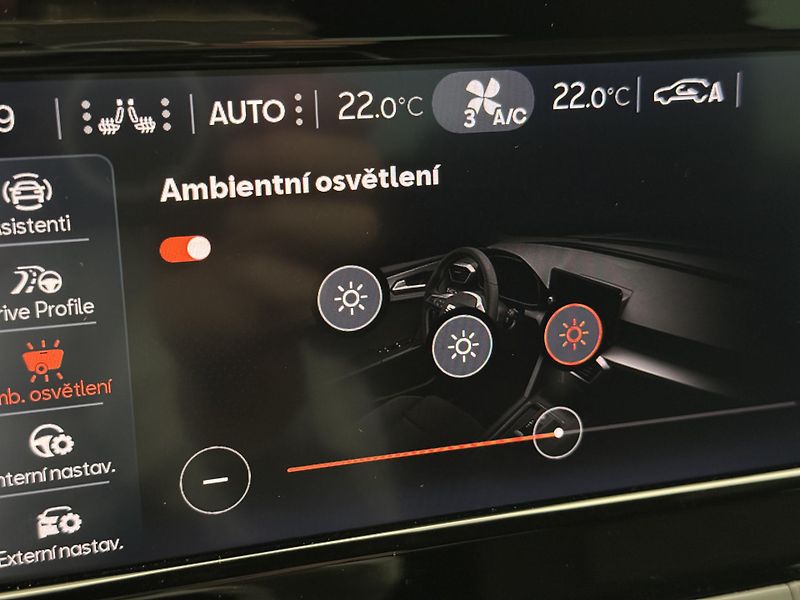 Seat Leon 1.5 TSI 110kW FR CZ - fotka 43 z 52