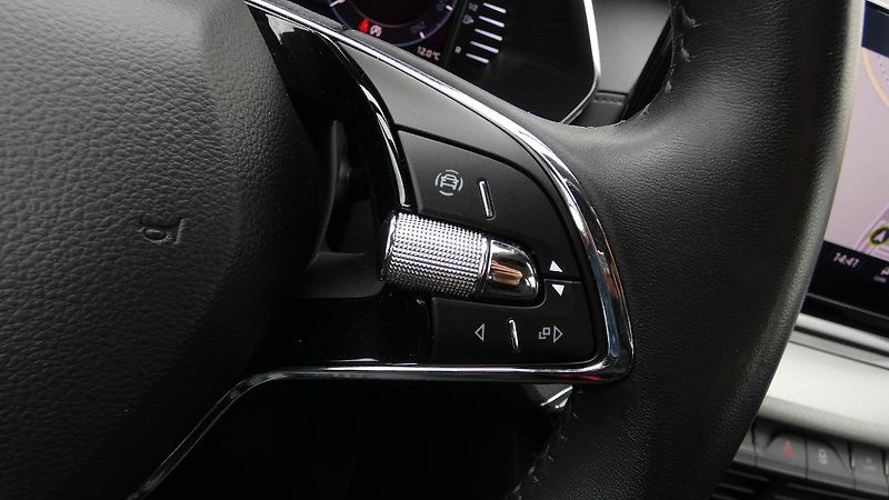Škoda Octavia 2,0 TDI Ambition - fotka 12 z 22