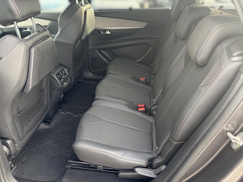 Peugeot 5008 (2023) 1.2PT 96kW CZ DPH - fotka 8 z 11