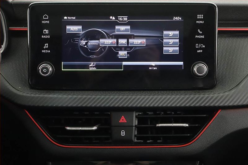 Škoda Kamiq (2025) 1.5 TSI, MONTE CARLO, AUTOMAT - fotka 14 z 17