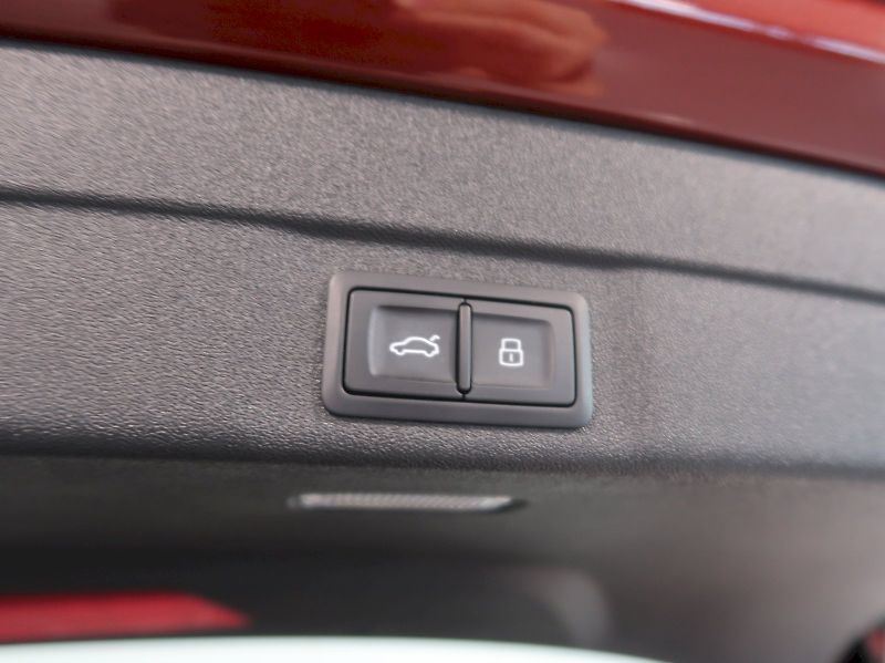 Audi A5 (2025) AVANT S-LINE 2.0TDI 150KW TAŽN - fotka 37 z 38