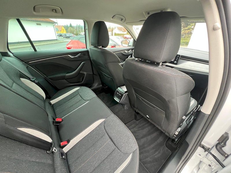 Škoda Kamiq (2024) SELEC TSI 85/1.0 M6F - fotka 18 z 33