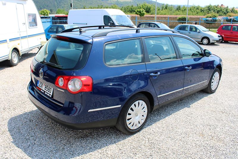 Volkswagen Passat (2008) 1.9 TDI KLIMATIZACE VÝHŘEV  - fotka 7 z 19