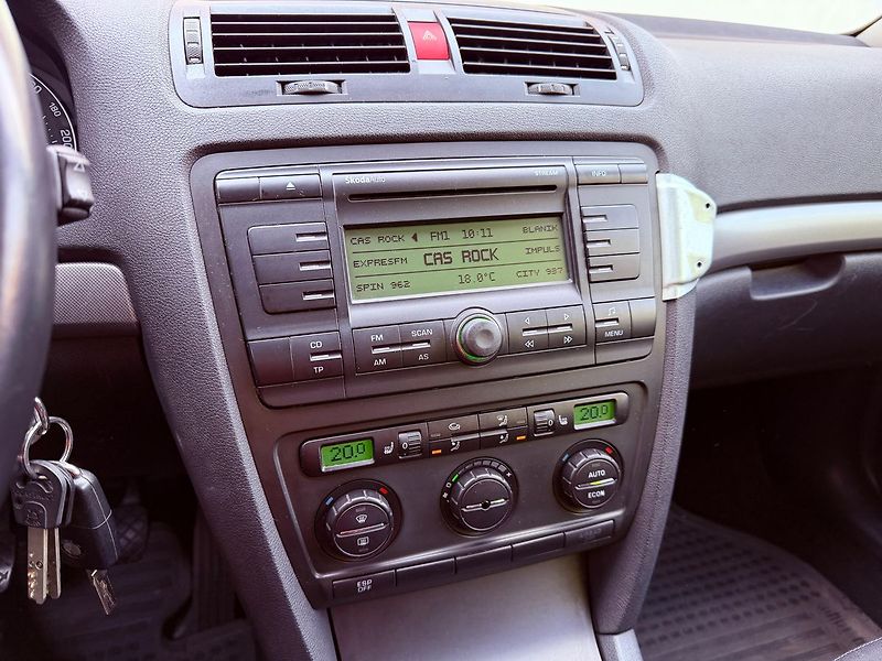 Škoda Octavia 2.0 TDi Elegance, ČR - fotka 18 z 22