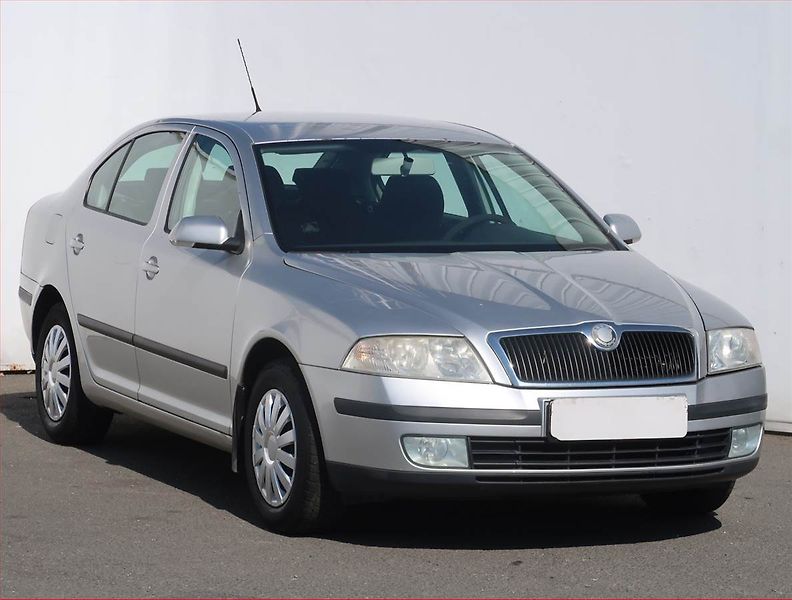 Škoda Octavia (2008) Ambiente 1.6, nová STK - fotografie inzerátu