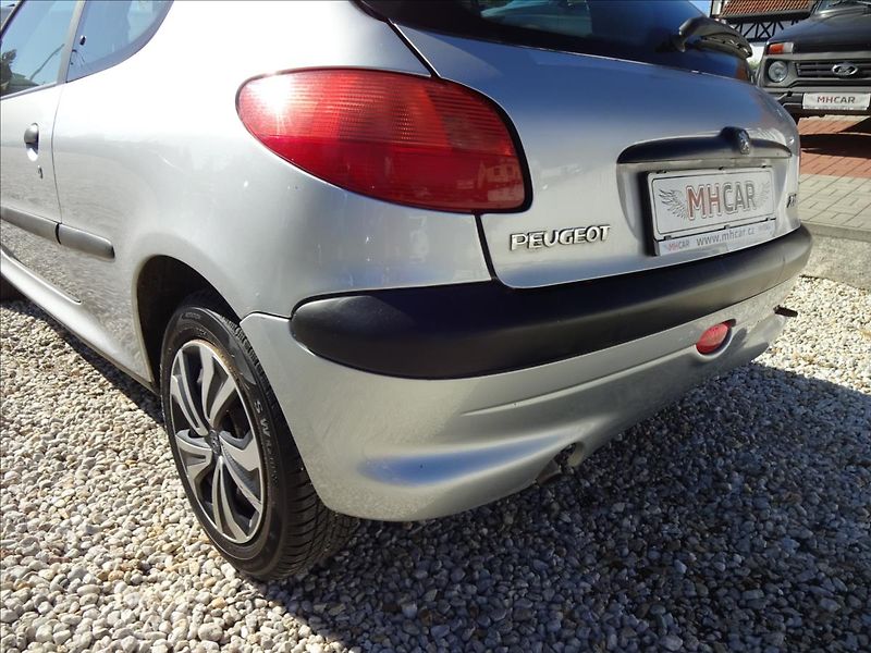 Peugeot 206 1,1 i - fotka 14 z 37