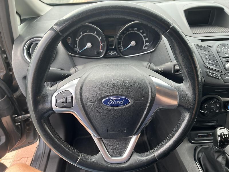 Ford Fiesta 1.25 i ČR - fotka 20 z 31