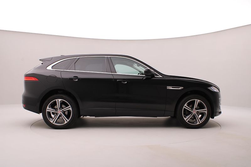 Jaguar F-Pace 25t AWD AUT  - fotka 13 z 38