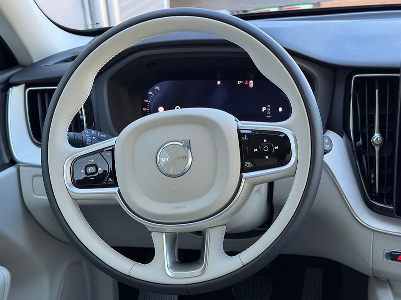 Volvo XC60 (2026) PLUS B5, 360°, Harman, Matrix - fotka 21 z 21