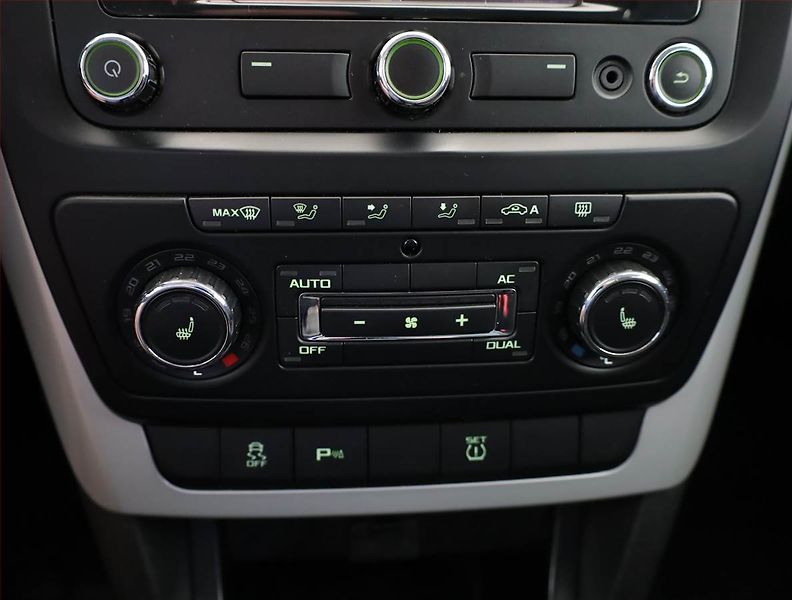 Škoda Yeti (2011) 2.0 TDI, 4X4, Navi, Tempomat - fotka 13 z 18
