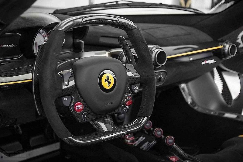 Ferrari LaFerrari Aperta.