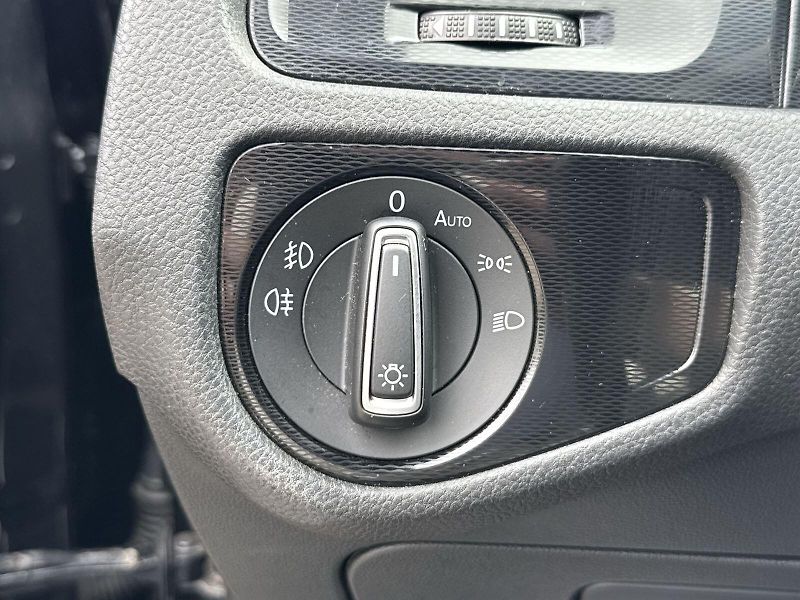 Volkswagen Golf (2016) 2.0 TSI GTI - fotka 12 z 28