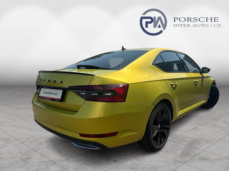 Škoda Superb Sportline 2,0 TSI 140 kw DSG - fotka 2 z 24