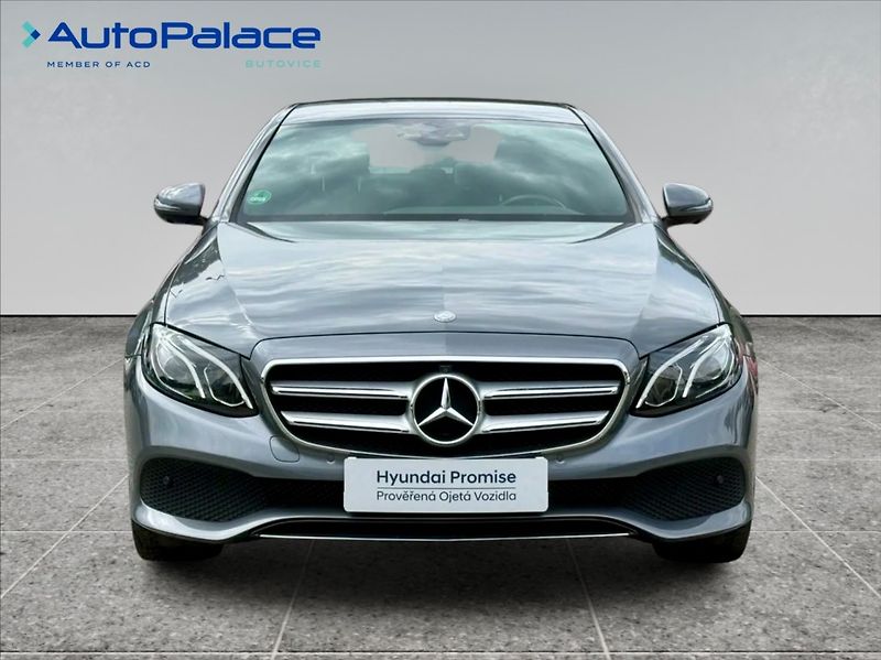 Mercedes-Benz Třídy E 220D TOP STAV 143kW   2,0 - fotka 2 z 14