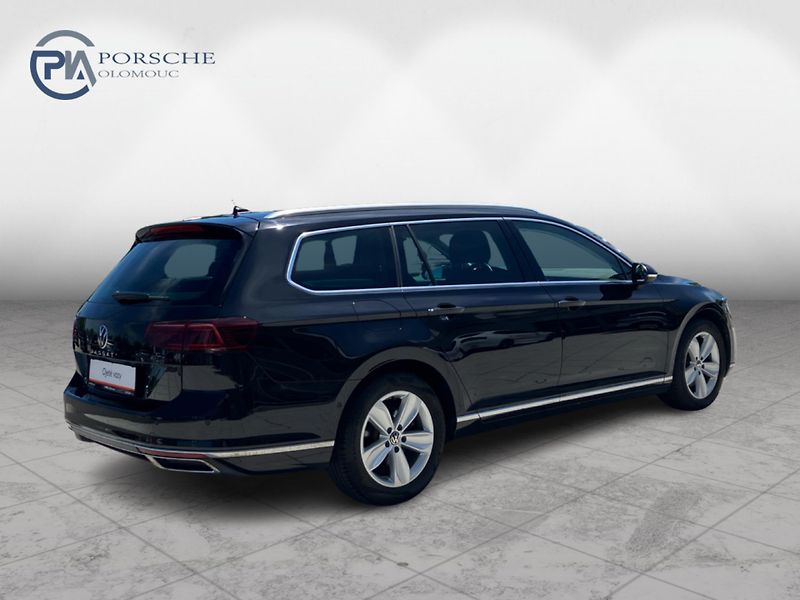 Volkswagen Passat 2,0TDi 110kW Business Premium - fotka 2 z 30
