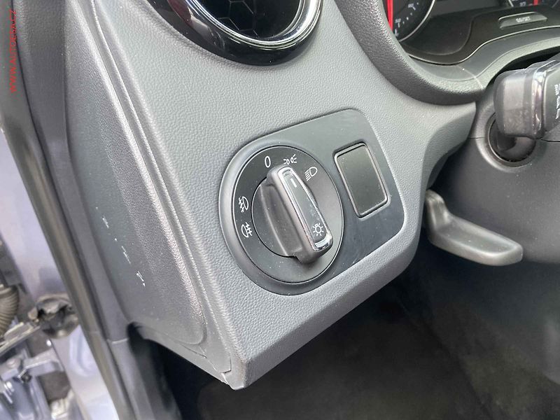 Seat Ibiza (2015) 1.2 TSi, Style, bixen, navi - fotka 14 z 15