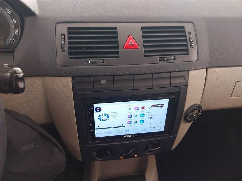 Škoda Fabia (2005) Ambiente 1.4 16V, Serv.kniha - fotka 12 z 18