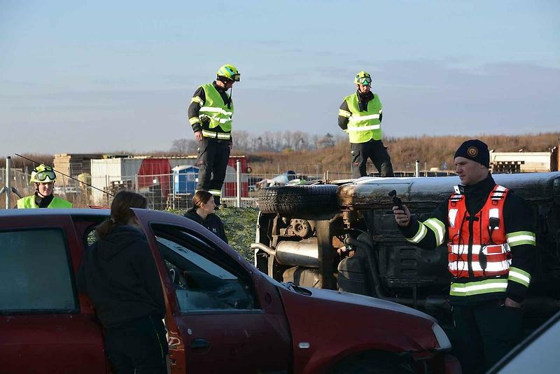 Cvičení, které mělo prověřit všechny složky Integrovaného záchranného systému při hromadné nehodě, se konalo ve středu dopoledne na nově postavené D1 u Přerova.