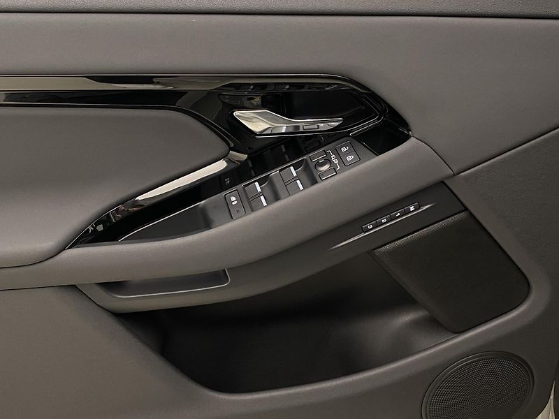 Land Rover Range Rover Evoque D200 DYNAMIC SE AWD AUT CZ - fotka 28 z 49
