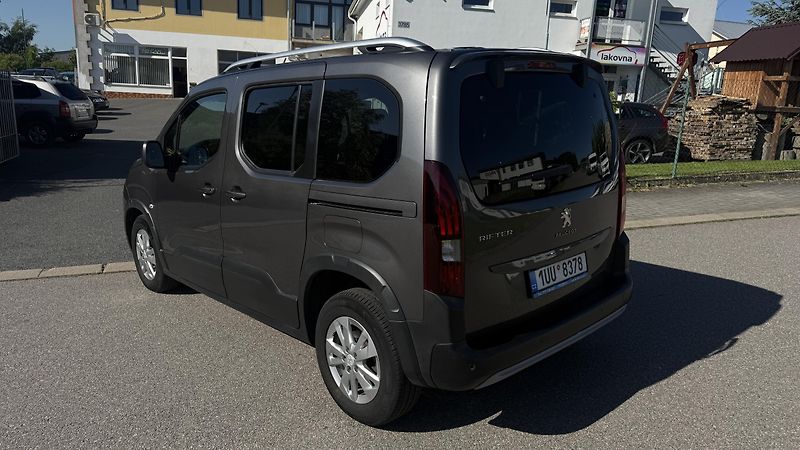 Peugeot Rifter (2021) 1.2i 96KW AUTOMAT 7 MÍST 80 KM - fotka 9 z 25
