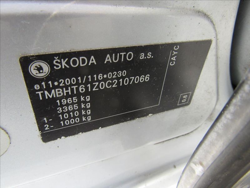 Škoda Octavia 1,6 TDi 77kW Combi - fotka 26 z 27