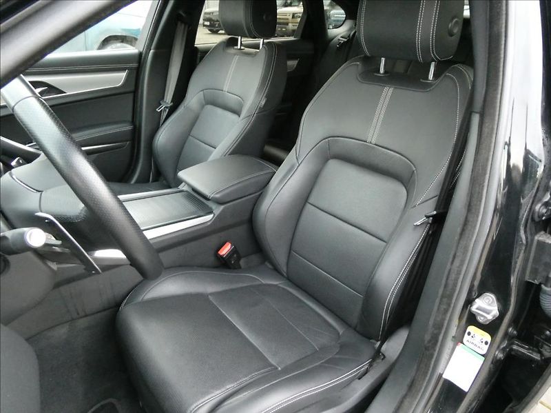 Jaguar XF 2,0 D200 R-Dynamic S,1M,ČR,DPH - fotka 15 z 36