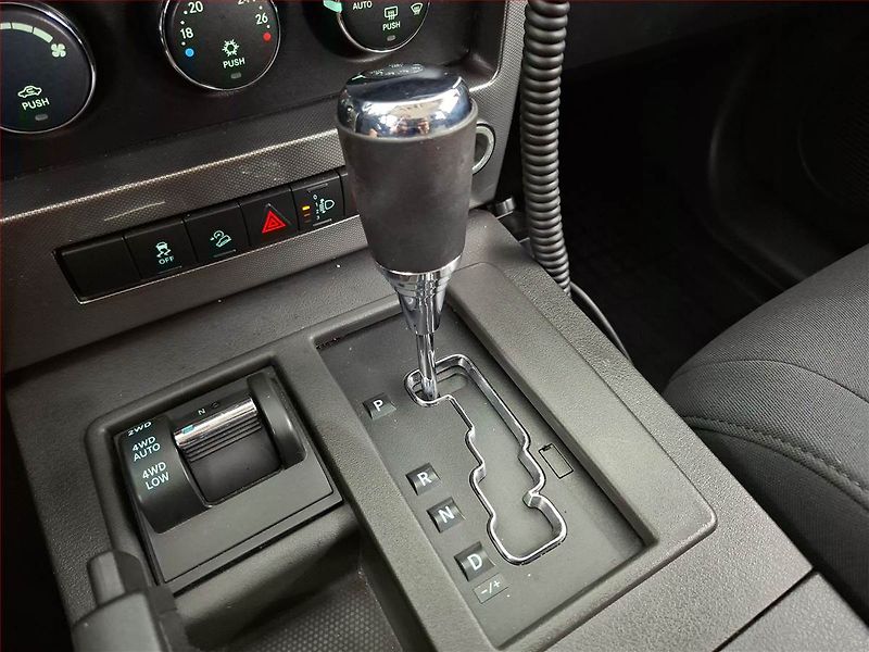 Jeep Cherokee (2010) 2.8 CRD, 4X4, Automat - fotka 13 z 20