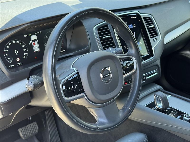 Volvo XC90 2,0 B5 AWD Momentum Pro AT ČR - fotka 10 z 33