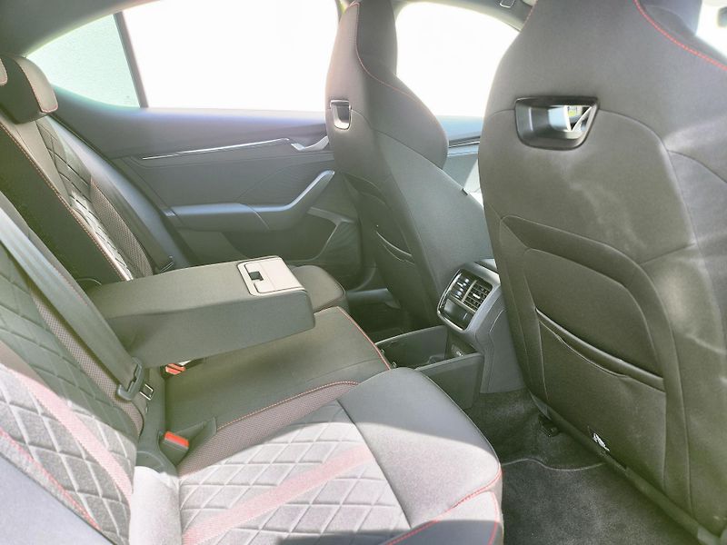 Škoda Octavia RS 2.0 TSI 195 kw DSG - fotka 25 z 28