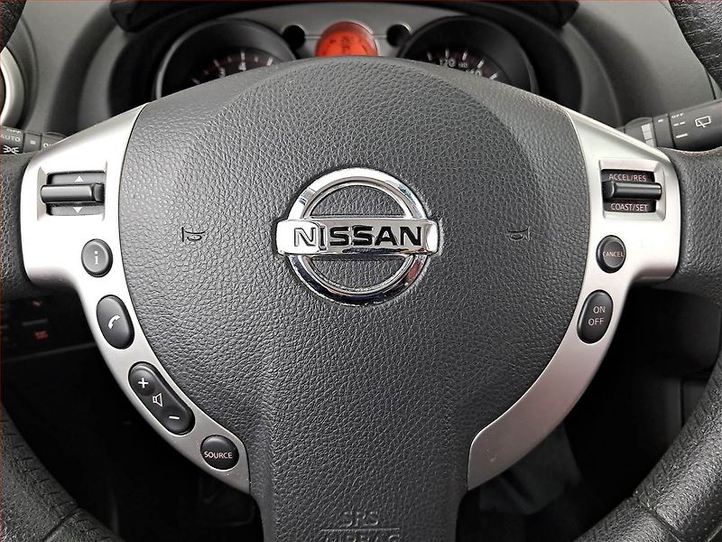 Nissan Qashqai (2007) 2.0, 4X4, Automat, Tempomat - fotka 17 z 19