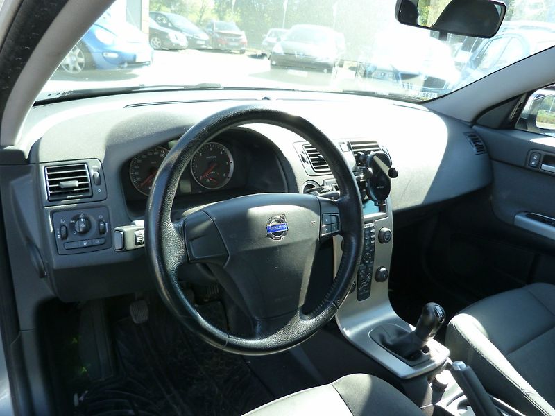 Volvo V50 1.6D 80kW - fotka 9 z 17