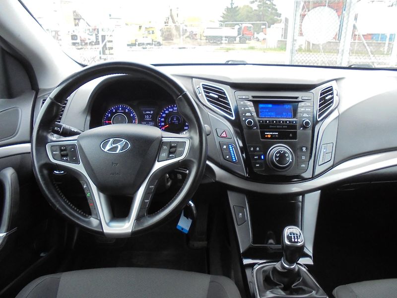 Hyundai i40 (2013) 1.6 GDI- KLIMA- SERVISKA - fotka 10 z 12