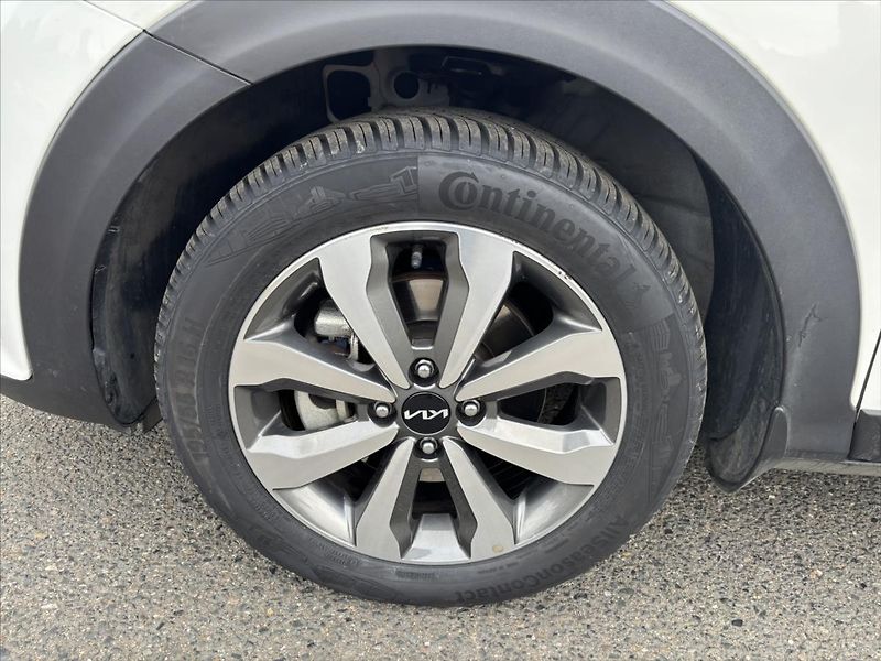 Kia Stonic 1,0 TGDi 73kW TOP ZÁRUKA NAVI - fotka 31 z 38