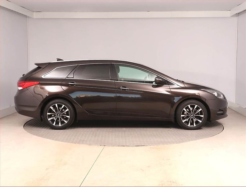 Hyundai i40 (2017) 1.7 CRDi, Tempomat - fotka 6 z 15