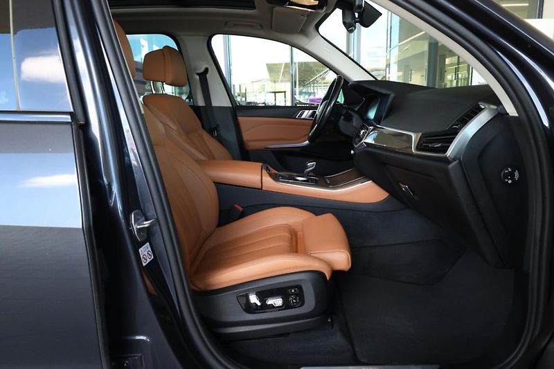 BMW X5 xDrive30d - fotka 22 z 27