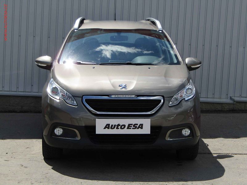 Peugeot 2008 (2016) 1.2 PT, ČR, AC, tempo, park - fotka 2 z 19