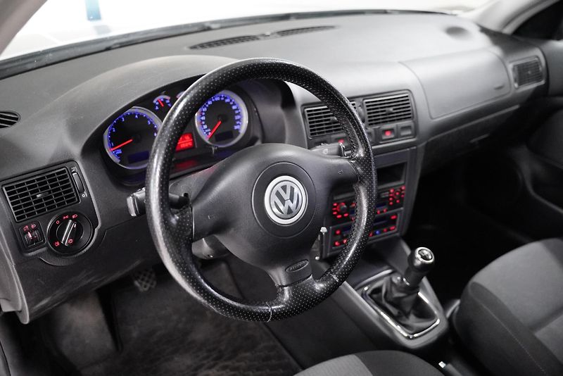 Volkswagen Golf - fotka 6 z 6