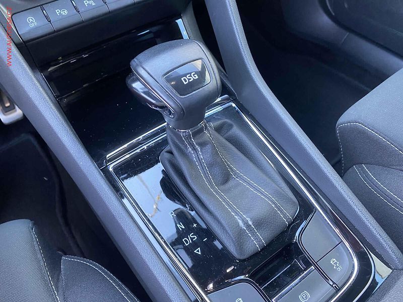 Škoda Karoq (2020) 1.5 TSi, ČR, SportLine, DSG - fotka 16 z 20