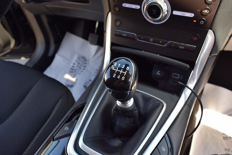 Ford S-MAX (2019) 2.0TDCi 110kw TITANIUM LED KAM - fotka 39 z 50