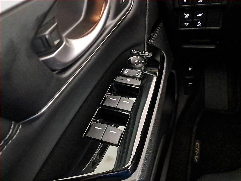 Honda CR-V (2020) Comfort 2.0i-MMD HEV - fotka 17 z 22
