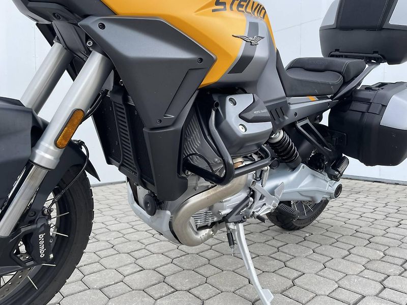 Moto Guzzi (2026) V100 Stelvio ARAS E5+ - fotka 13 z 16