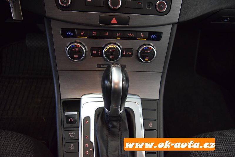 Volkswagen Passat 2.0 TDI DSG PRAVIDELNÝ SERRVIS - fotka 38 z 45