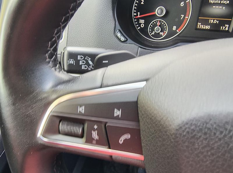 Seat Alhambra (2021) 1.4 TSI DSG 110KW/ NAVI/KAMERA - fotka 44 z 58