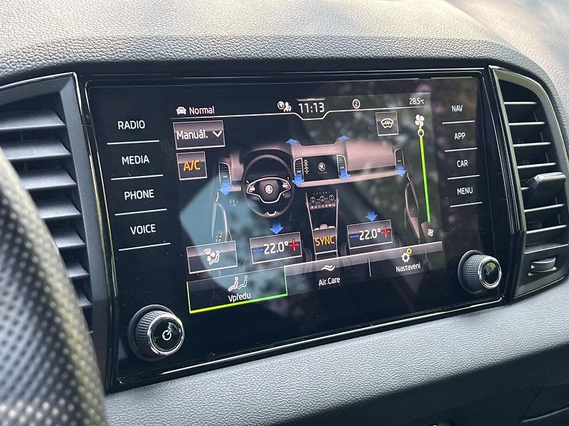 Škoda Karoq (2024) 1.5 TSI DSG Sportline - fotka 14 z 33