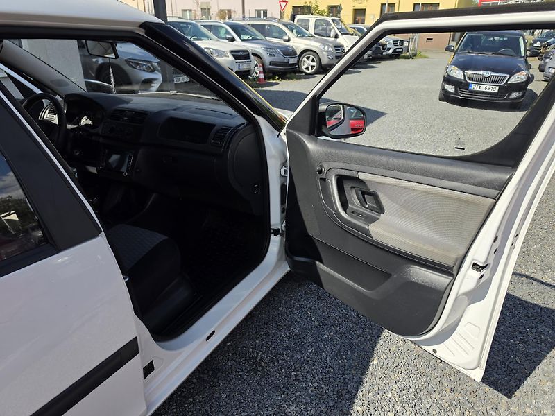 Škoda Roomster 1.2 TDI Kamera TZ - fotka 12 z 18