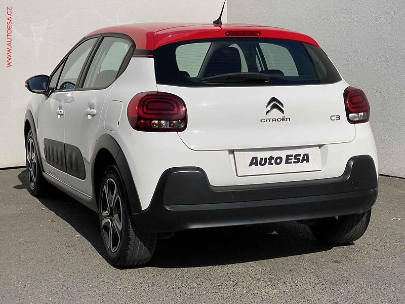 Citroën C3 (2019) 1.2 PT, Shine, park. čidla - fotka 6 z 19