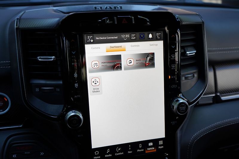 RAM 1500 TRX, Equipment Level 2, Harman - fotka 49 z 62