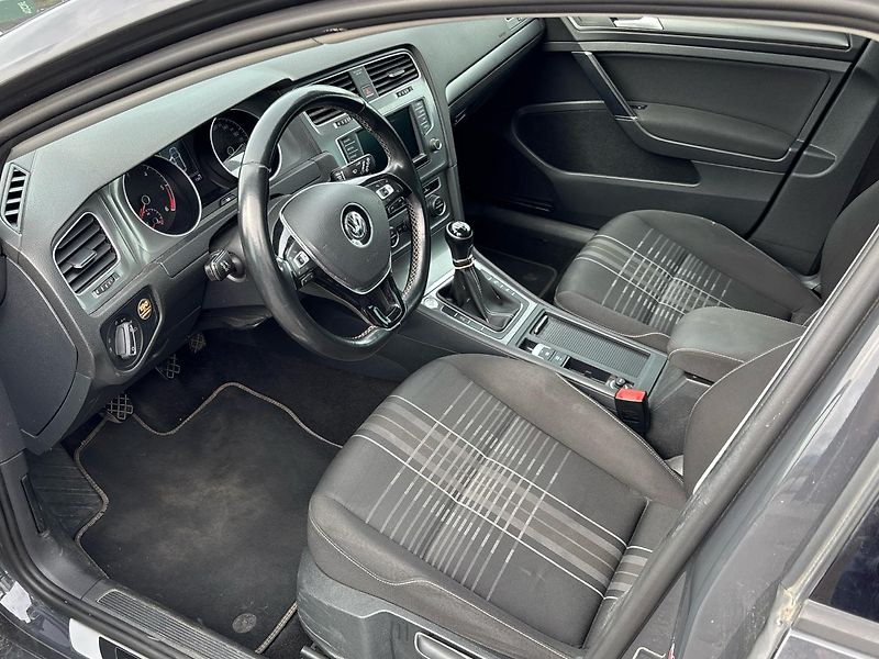 Volkswagen Golf Comfortline - fotka 5 z 11