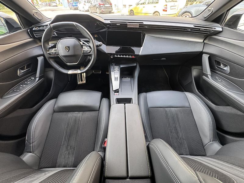 Peugeot 308 (2022) GT 1.5HDi Focal hudba TOP výba - fotka 16 z 25