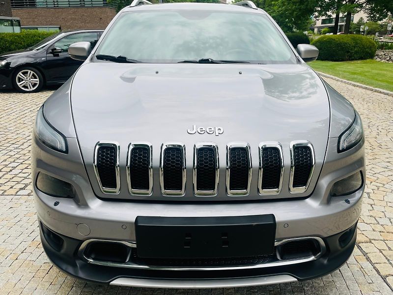 Jeep Cherokee 2.0D 4x4 AUT KAMERA TAŽNÉ LED - fotka 6 z 50